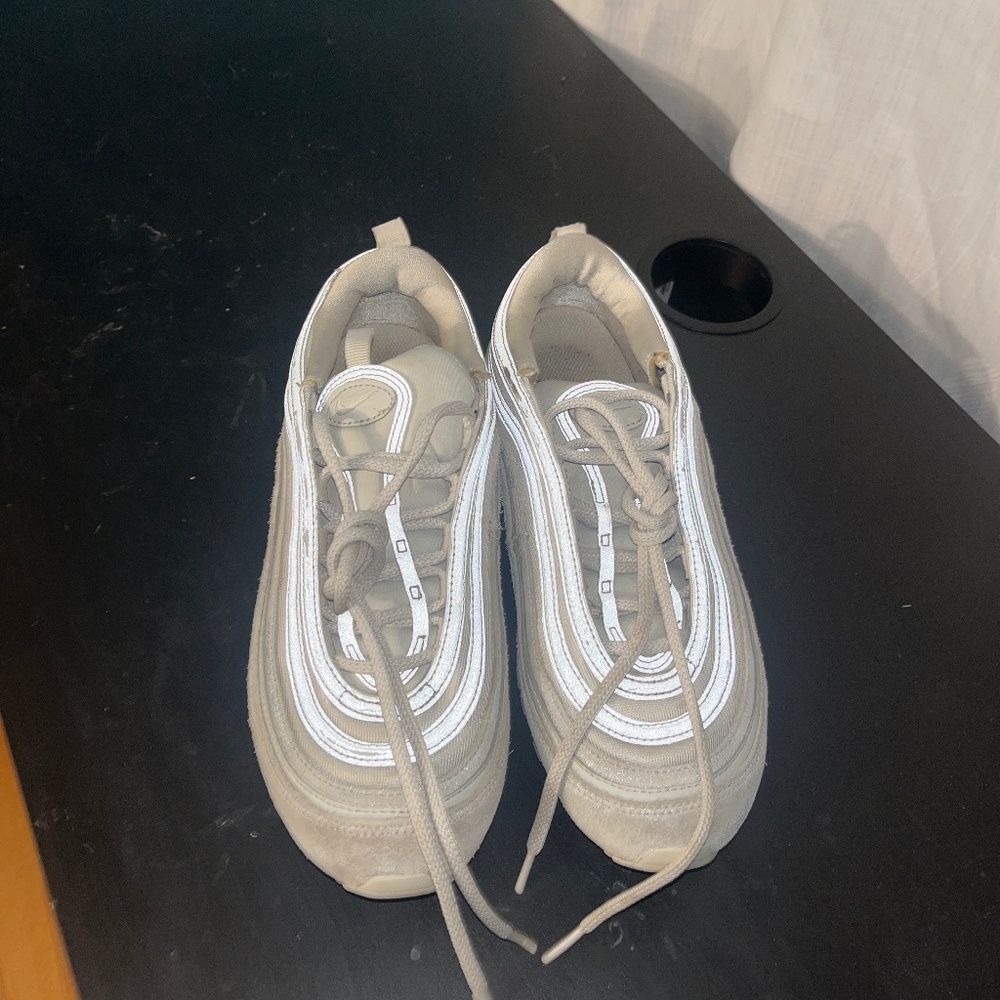 White womans air max 97